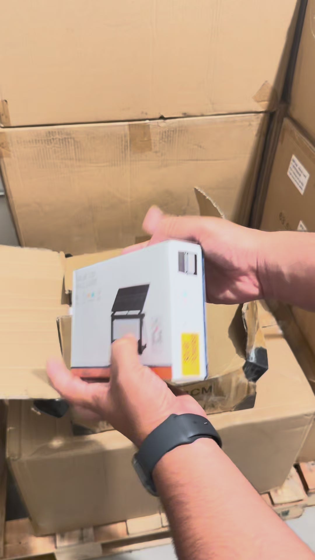 Lámpara Solar de Pared 30W – 3 Colores, Sensor + Control Remoto